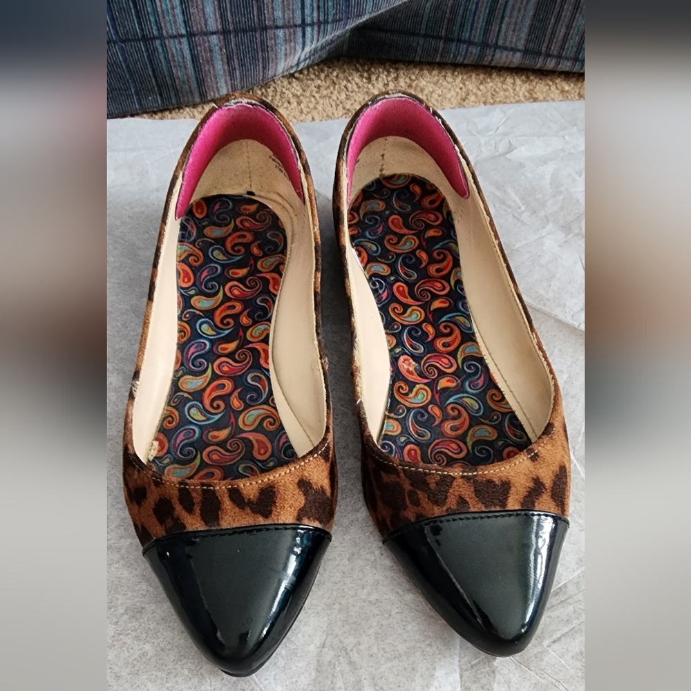 Nine Eest Leppard Print Flats